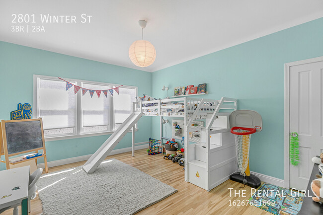 Building Photo - Enchanting Upper Unit in Historic Boyle He...