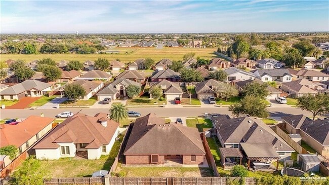 Building Photo - 25 Quail Dr
