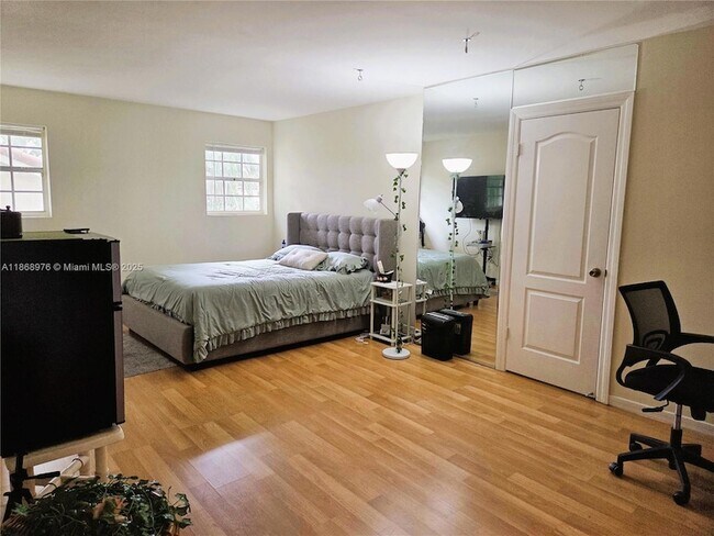Building Photo - 15591 SW 45th Terrace
