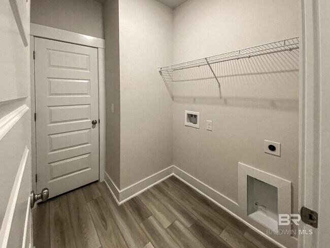 Building Photo - 324 Wickman Ave