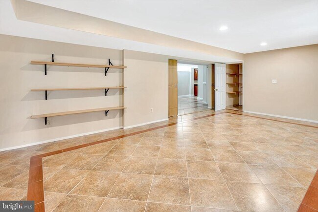Building Photo - 21102 Raintree Ct