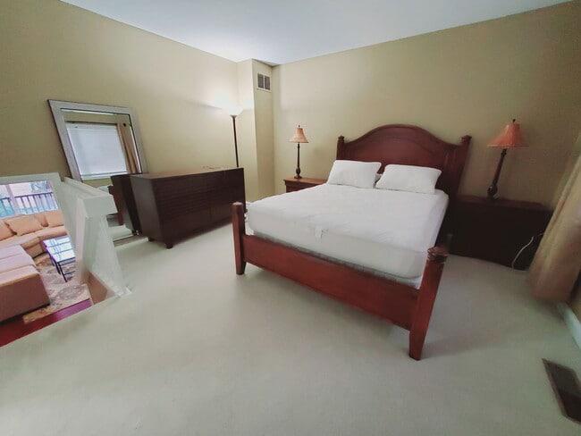 Building Photo - 101 Grove St