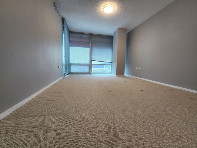 Building Photo - 9655 Woods Dr