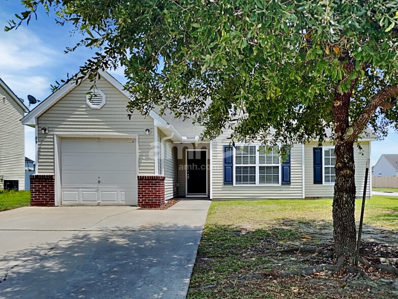 Primary Photo - 89 Dovetail Cir