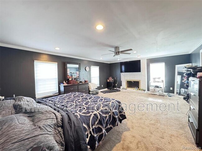 Building Photo - 5203 Forestdale Ct