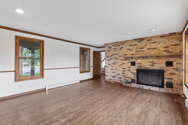 Building Photo - Beautiful 5-Bedroom + Office, 4-Bath Home in Northwest Fort Collins!