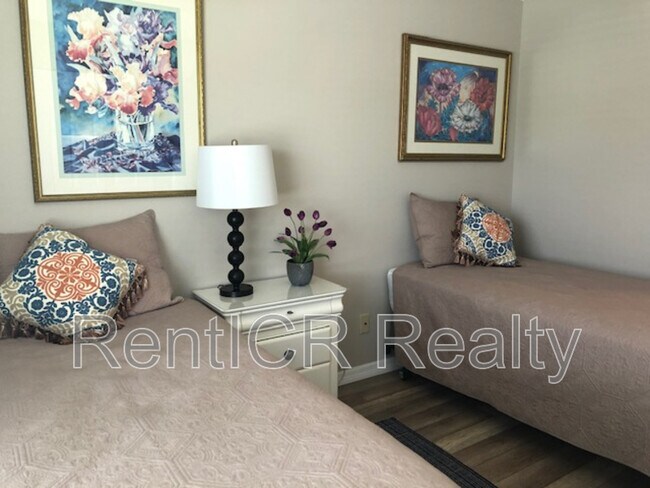 Building Photo - 298 Cypress Ln