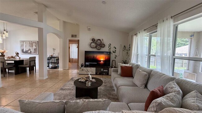 Building Photo - 1381 Fallwood Dr