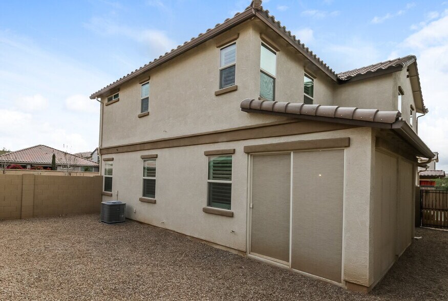 Building Photo - 7402 E Flower Ave