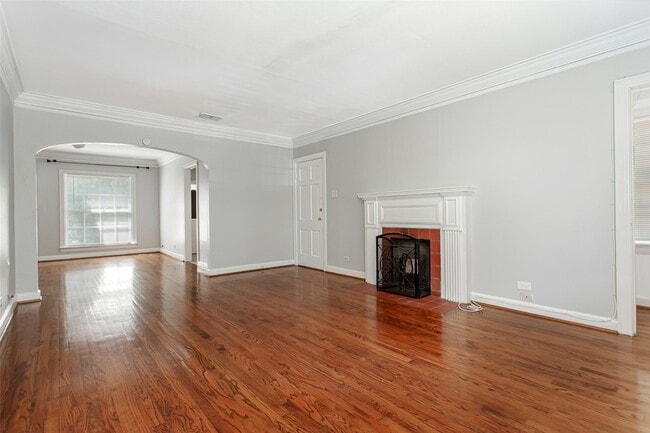 Building Photo - 5442 Longview St