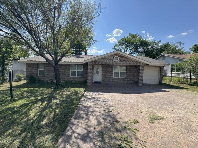 Primary Photo - 5502 Wellington Dr