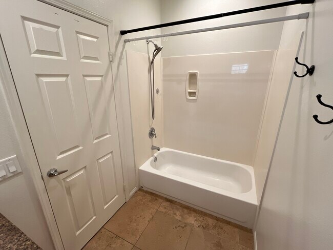 Building Photo - 78270 Calico Glen Dr