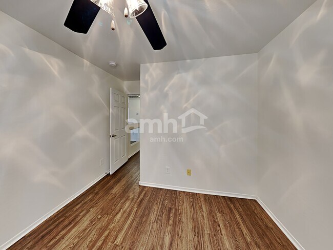 Building Photo - 1030 S 223rd Ln