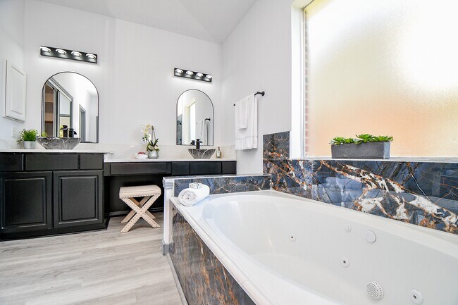 Building Photo - 20011 Polly Creek Way