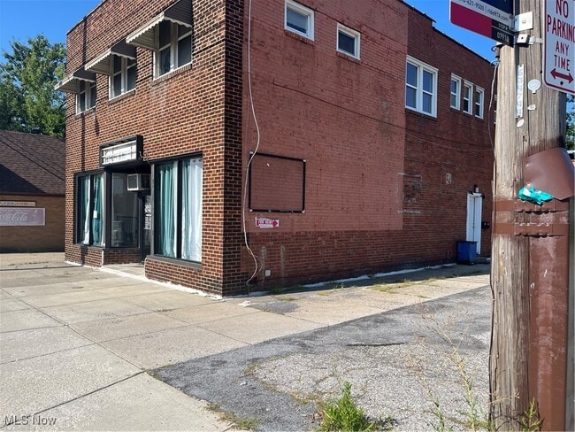 Primary Photo - 4889 Turney Rd