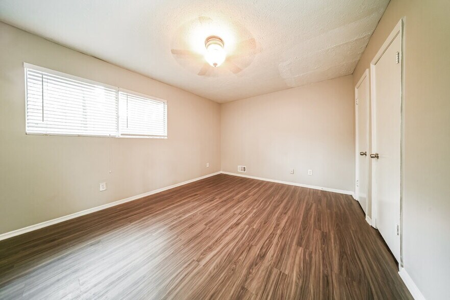 Building Photo - 2232 Doral Ct SW