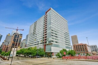 Building Photo - 659 W Randolph St