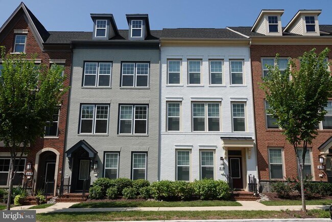 Building Photo - 219 Baldwin St