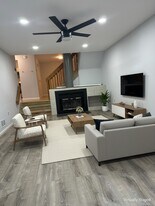 Building Photo - 1027 Schmidt Ln