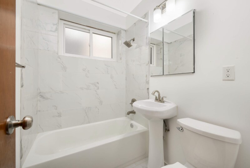 Building Photo - 3212 Fremont Ave S