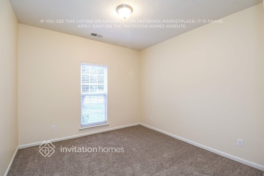 Building Photo - 132 Sweetmartha Dr