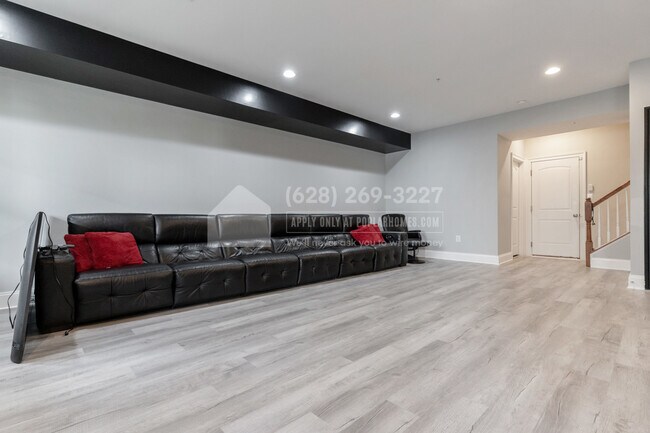 Building Photo - 15816 Swanscombe Lp