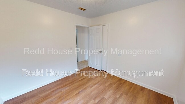 Building Photo - 205 Mildred St