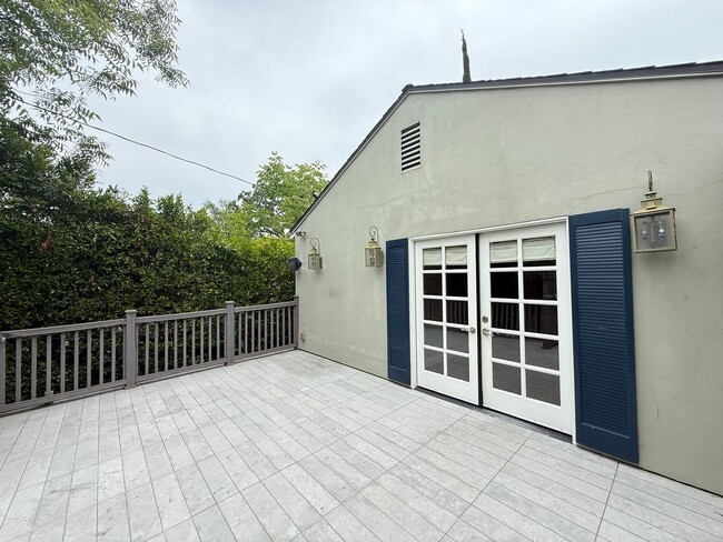 Building Photo - Rare Opportunity in the Heart of South Pas...