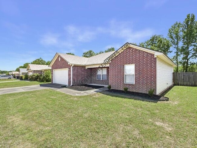 Building Photo - 29 Green Apple Dr