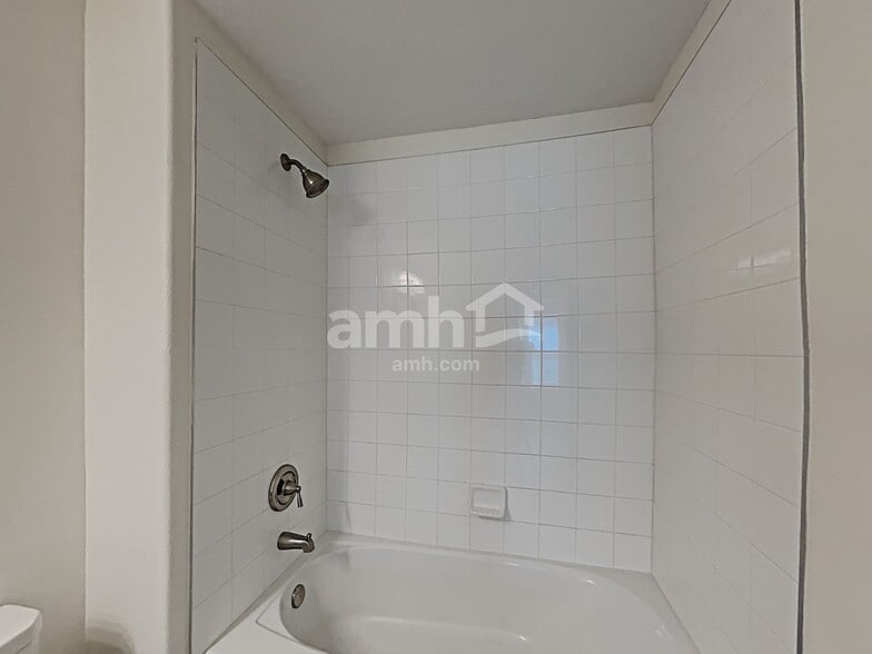 Building Photo - 10435 Carloway Hills Dr