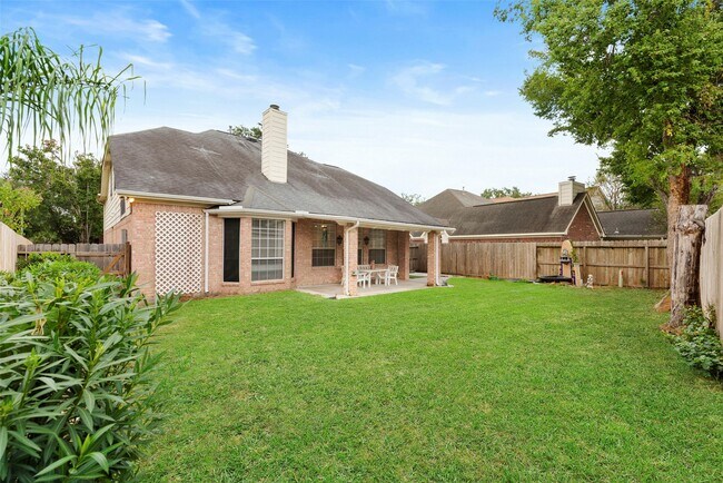 Building Photo - 9023 Eaglecove Dr