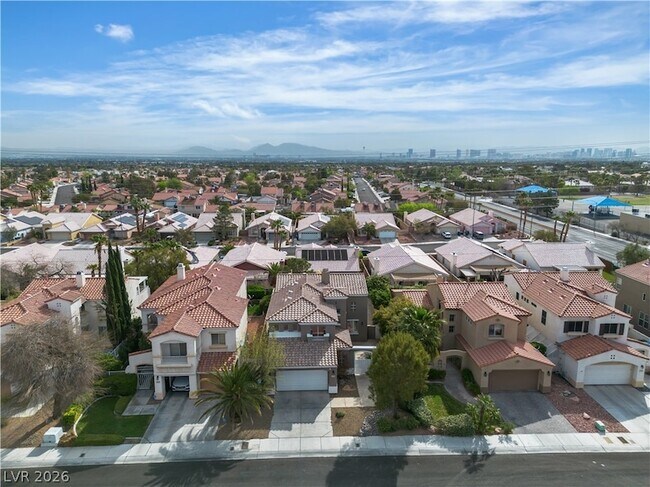 Building Photo - 1712 Estrella St