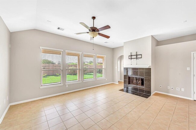 Building Photo - 27523 Huggins Crest Ct