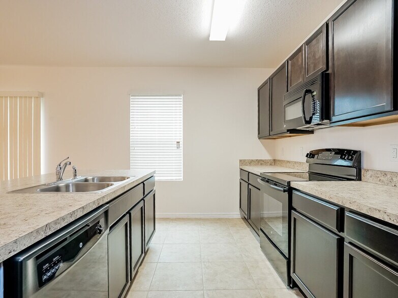 Building Photo - 6305 Merrifield Dr