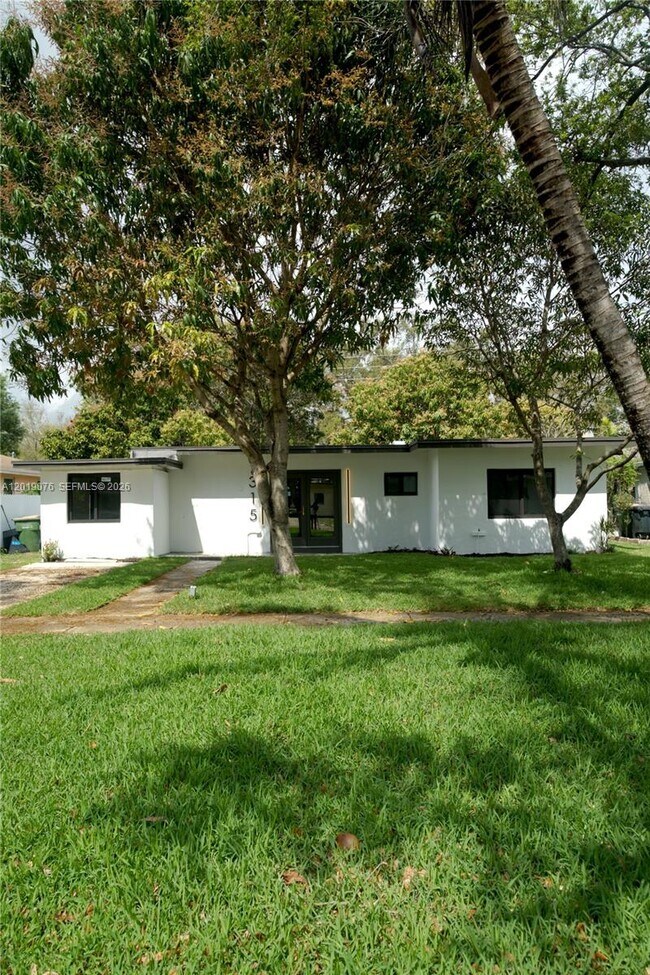 Building Photo - 315 NW 127th St