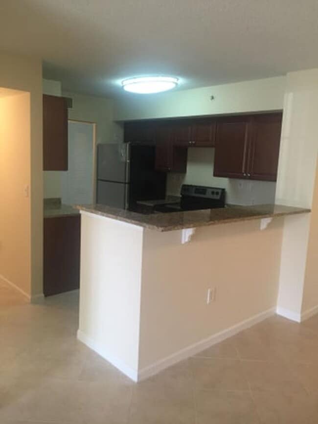Building Photo - 7912 Sonoma Springs Cir