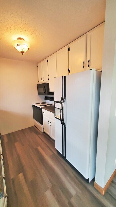 Building Photo - 6235 Langdon Ave SW