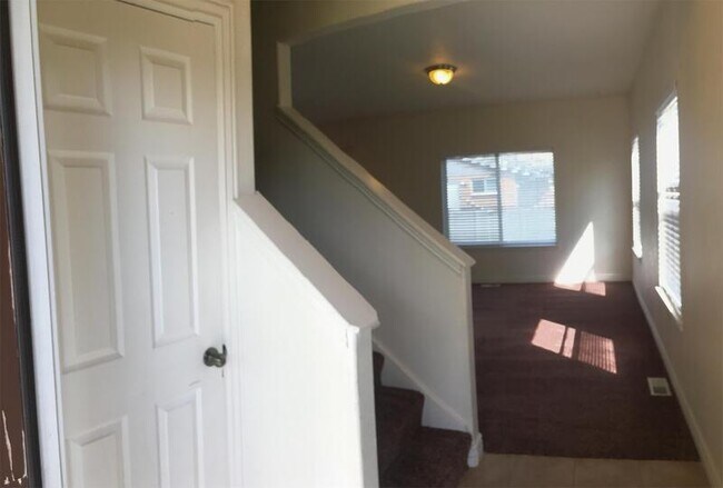 Building Photo - 196 N 530 E