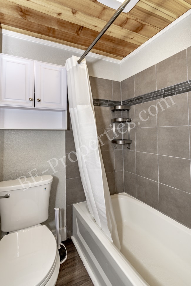 Building Photo - Renovated Tacoma Home