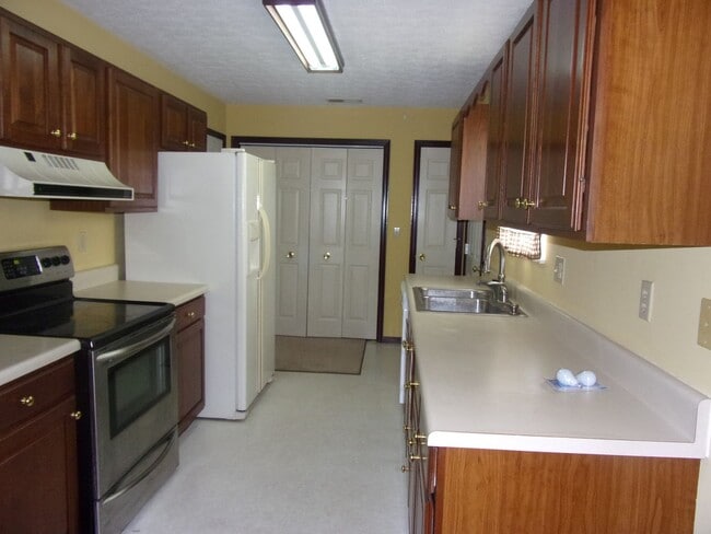 Building Photo - Vienna Beauty