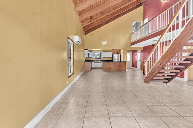 Building Photo - 2438 Southridge Rd