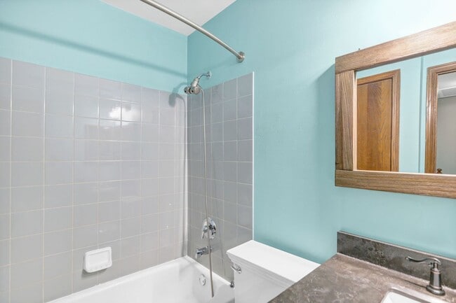 Building Photo - 2116 Glasgow Ct