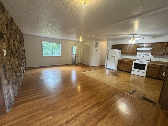 Building Photo - ½ Off First Full Month with Move-In by 8/15 • Large Yard & Deck • August App Fee Only $32. Pet-fr...
