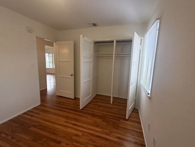 Building Photo - 169