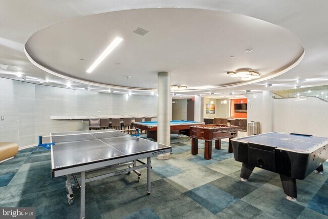 Building Photo - 8340 Greensboro Dr