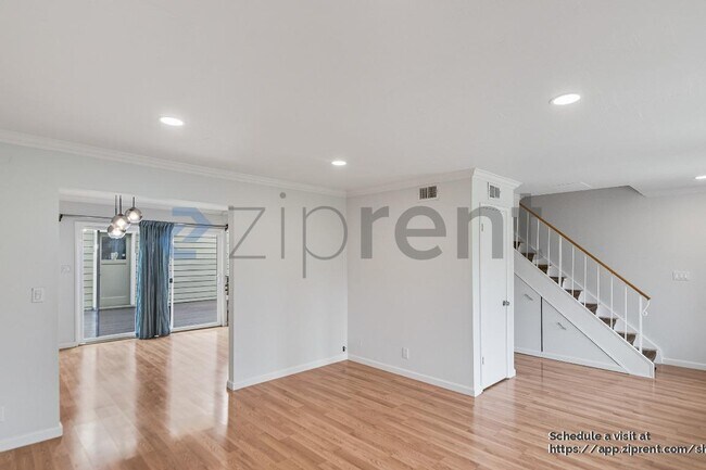 Building Photo - 843 Peary Ln