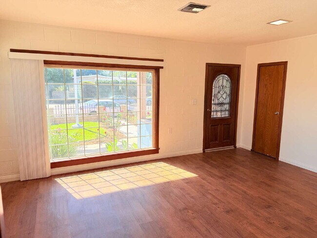 Building Photo - Beautifully Remodeled 4 Bed / 2.5 Bath Home for Rent – National City (ADA Friendly)