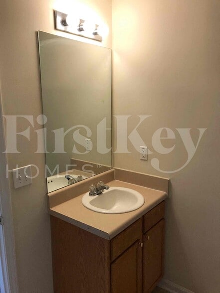 Building Photo - 420 Underwood Ct