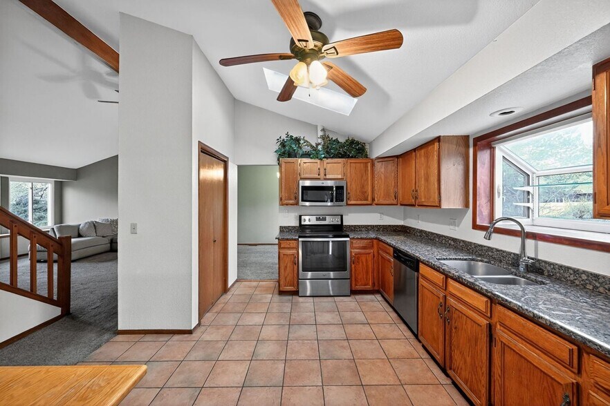 Building Photo - 4822 W 69th Dr