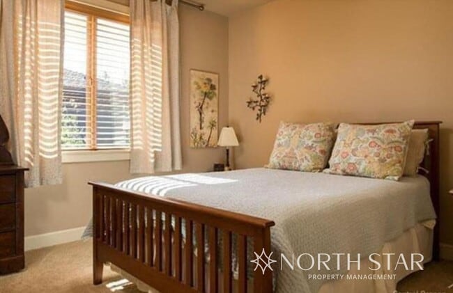Building Photo - 4 Bed, 3 Bath w/ 3,030 sqft of perfection in Renaissance Ridge